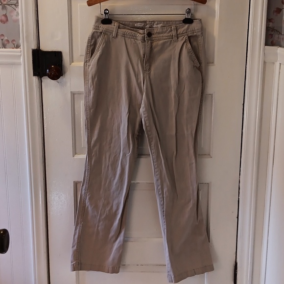 Old Navy the Sweetheart 8 tan khaki pants - Picture 1 of 4